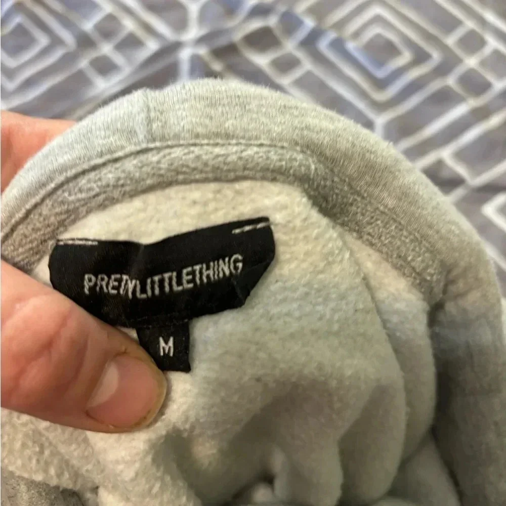 PRETTY LITTLE THING CROPPED GRAY HOODIE medium - Picture 11 of 12